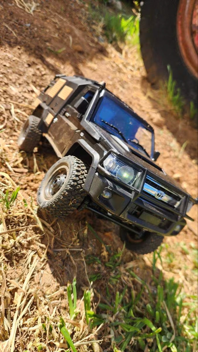 Toyota Landcruiser NM82 - Full Scale Remote Control Truck
